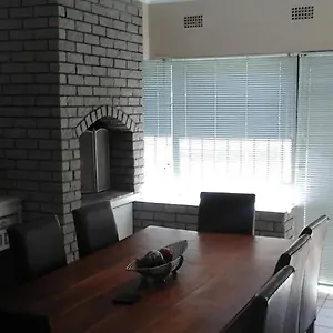 Shalom House Bloubergstrand