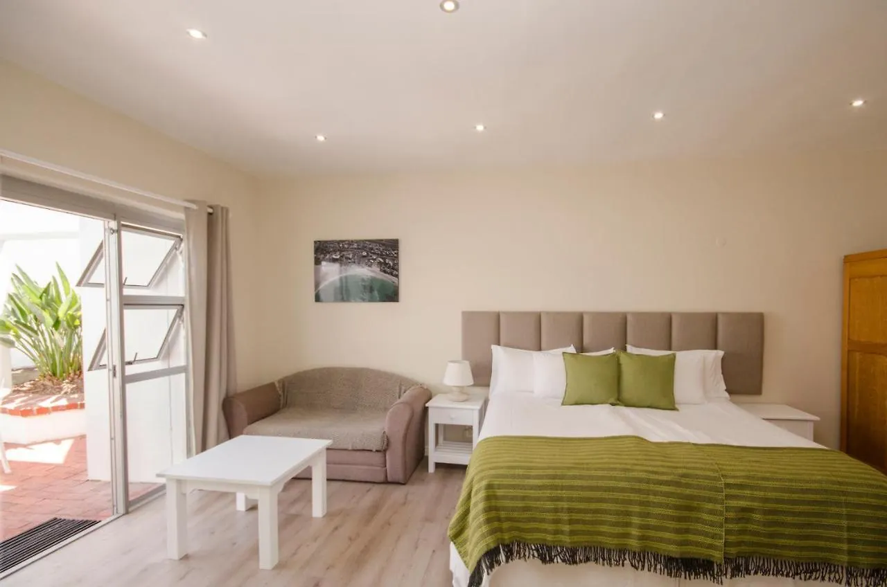 Small Bay Guest House Cape Town